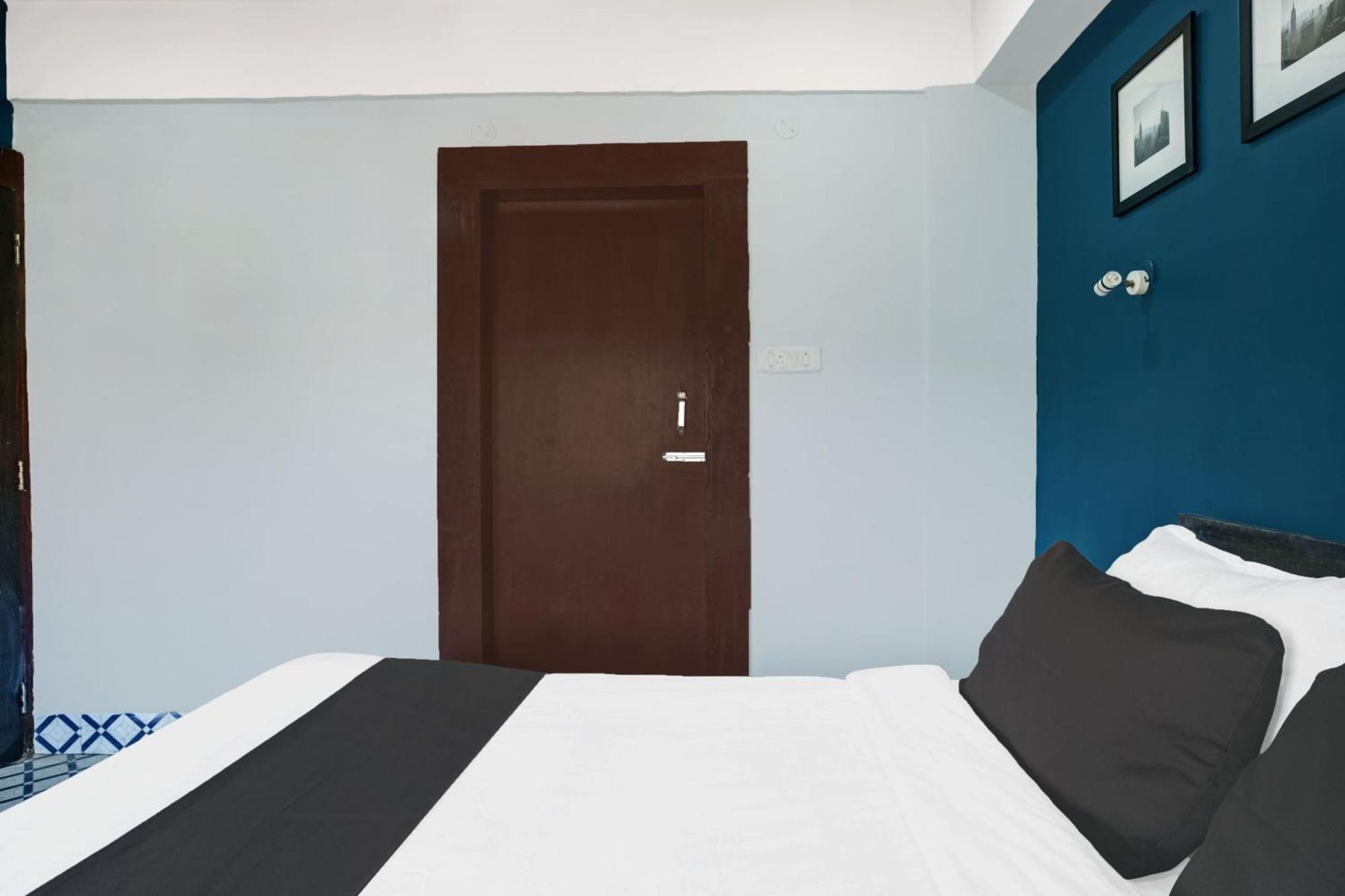 Super Hotel O Noonmati Guwahati Formerly Hotel Sundari Buitenkant foto