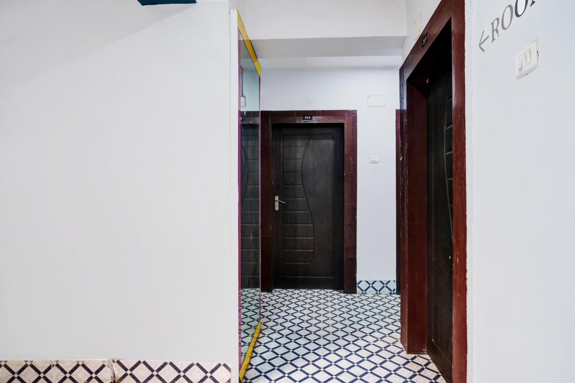 Super Hotel O Noonmati Guwahati Formerly Hotel Sundari Buitenkant foto